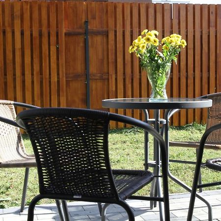 Lawendowy Zakatek - Klimatyzacja - Ogrodek - Prywatny Parking Apartment Rzeszow Ngoại thất bức ảnh