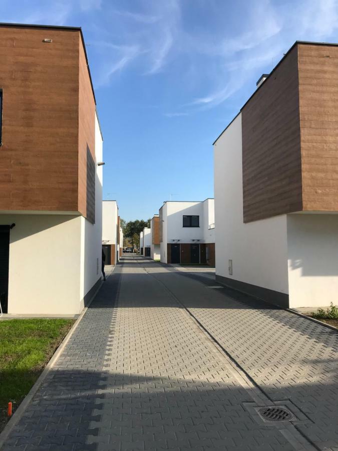 Lawendowy Zakatek - Klimatyzacja - Ogrodek - Prywatny Parking Apartment Rzeszow Ngoại thất bức ảnh