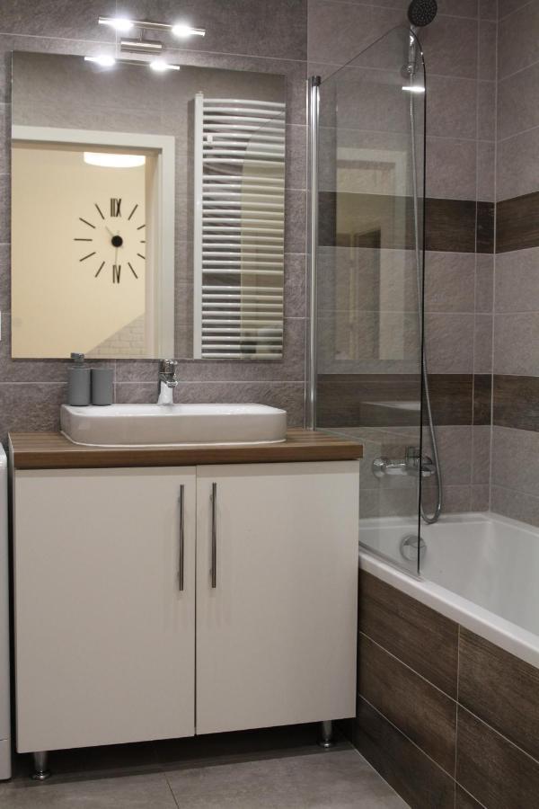 Lawendowy Zakatek - Klimatyzacja - Ogrodek - Prywatny Parking Apartment Rzeszow Ngoại thất bức ảnh
